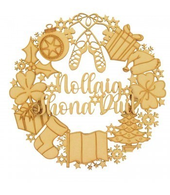 Laser Cut Detailed Irish Christmas Wreath with 3D 'Nollaig Shona Duit' Irish Sign